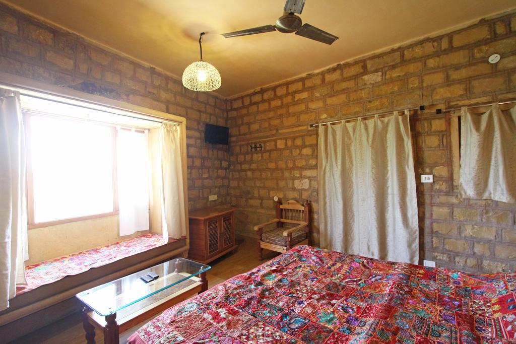 Hotel The Silk Route Джайсалмер Екстериор снимка